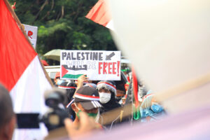 Kezaliman Israel perlu dilihat dari lensa kemanusiaan, bukan hanya sebuah konflik agama yang berdekad lamanya (Bumblebib - Unsplash)