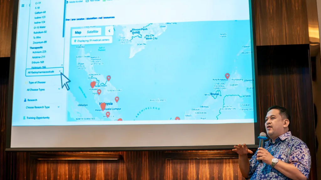 [Photo] Dr Mahayuddin Abdul Manap (President of MSNMMI) sharing about MyNuCLEaR