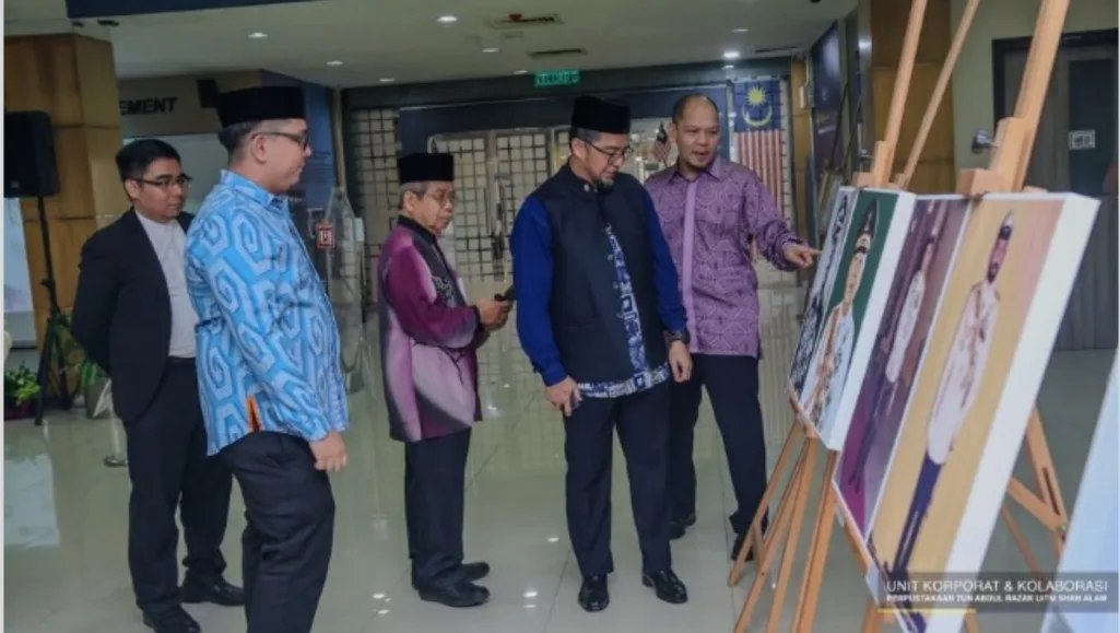 Daripada album keluarga kepada khazanah sejarah, Potret Kenangan diserahkan kepada PTAR UiTM